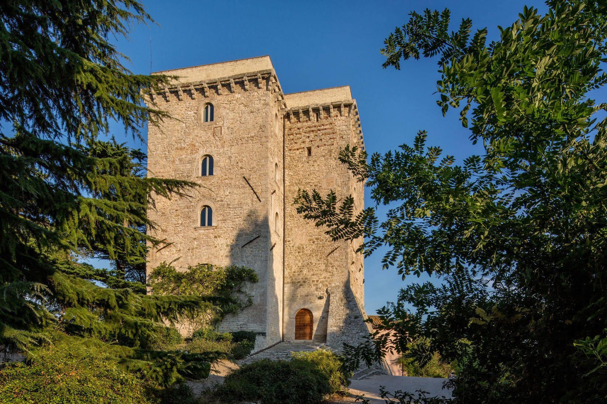 Torre Almonte Aparthotel Todi Luaran gambar