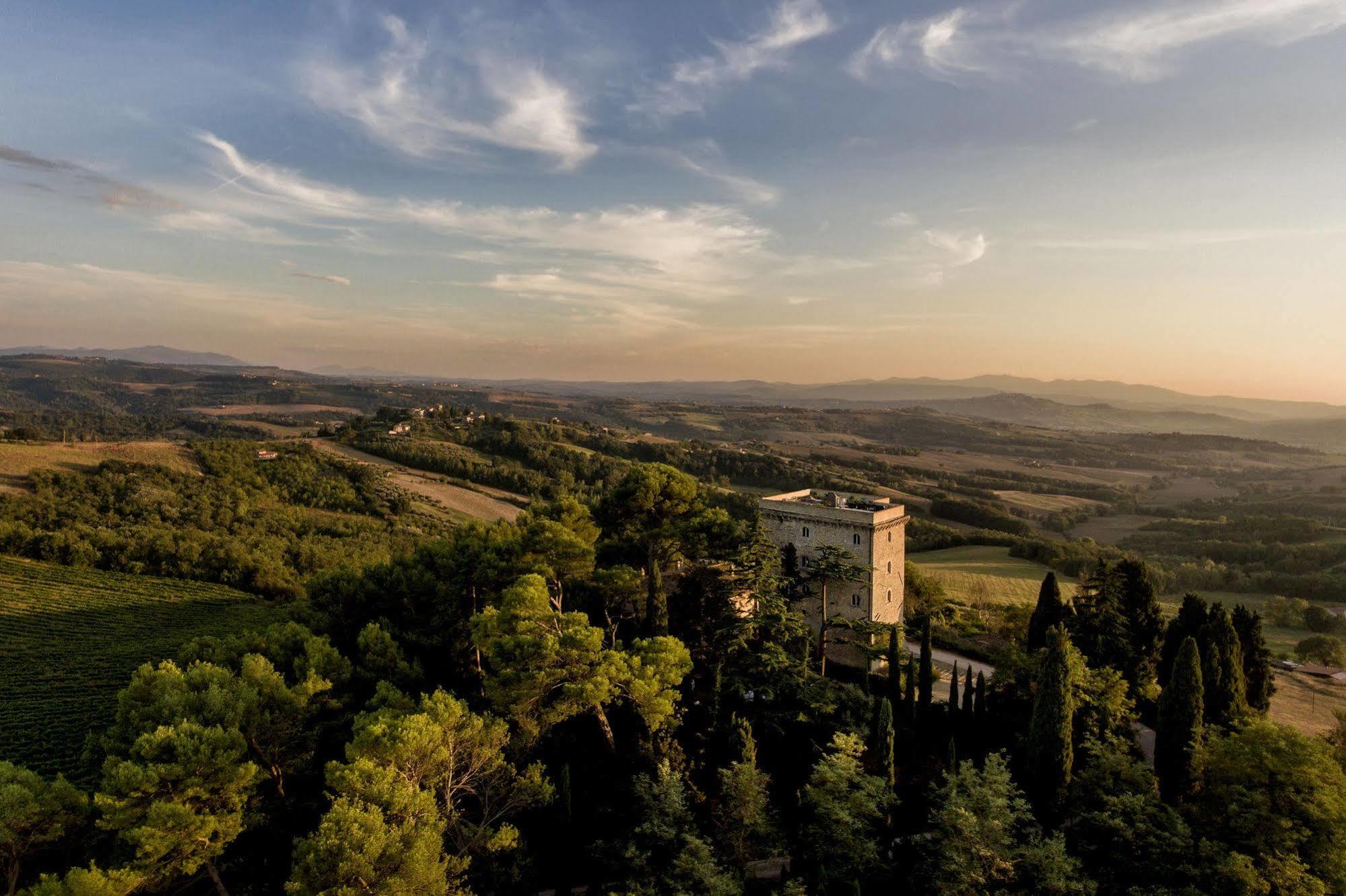 Torre Almonte Aparthotel Todi Luaran gambar