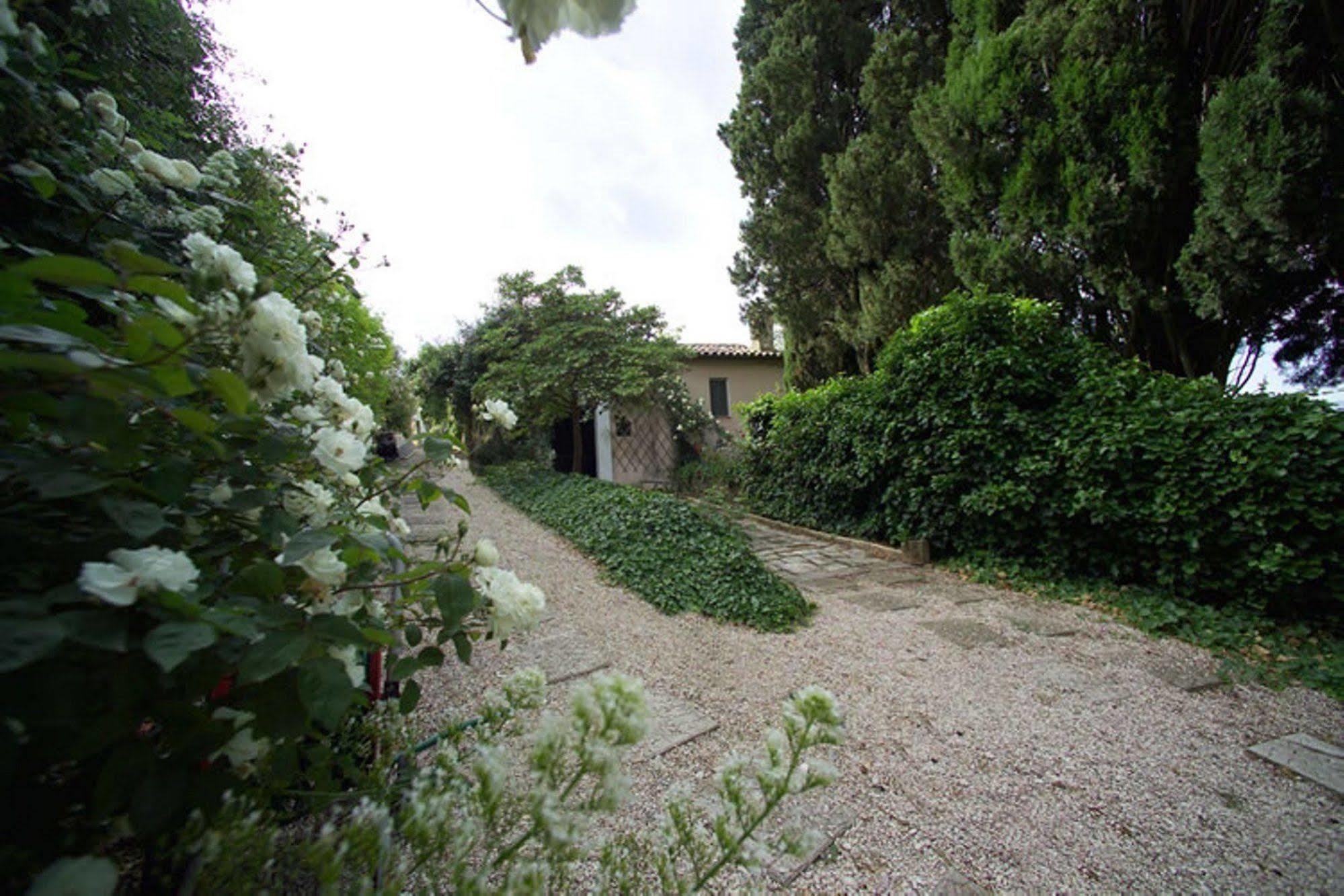 Torre Almonte Aparthotel Todi Luaran gambar