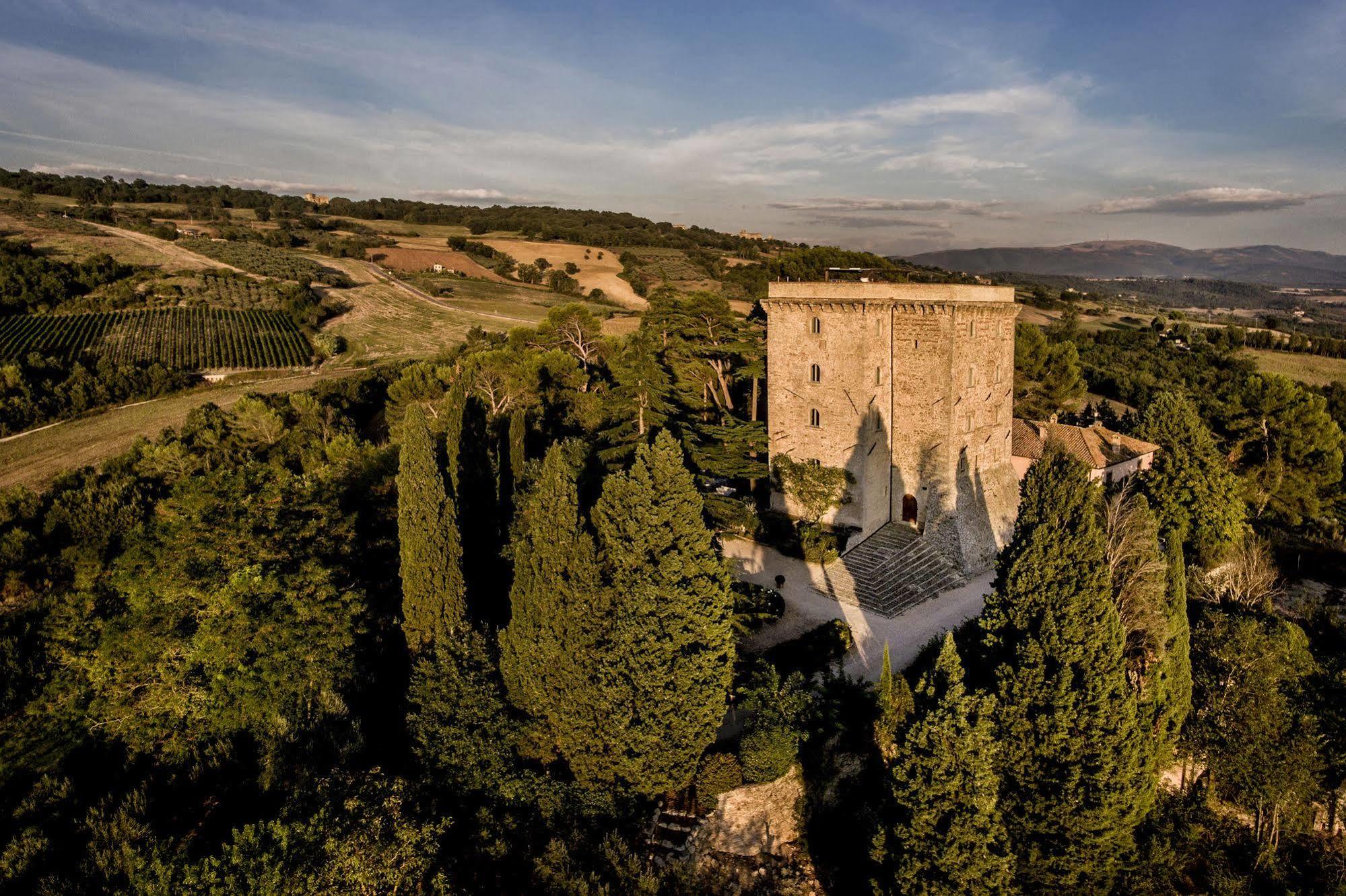 Torre Almonte Aparthotel Todi Luaran gambar