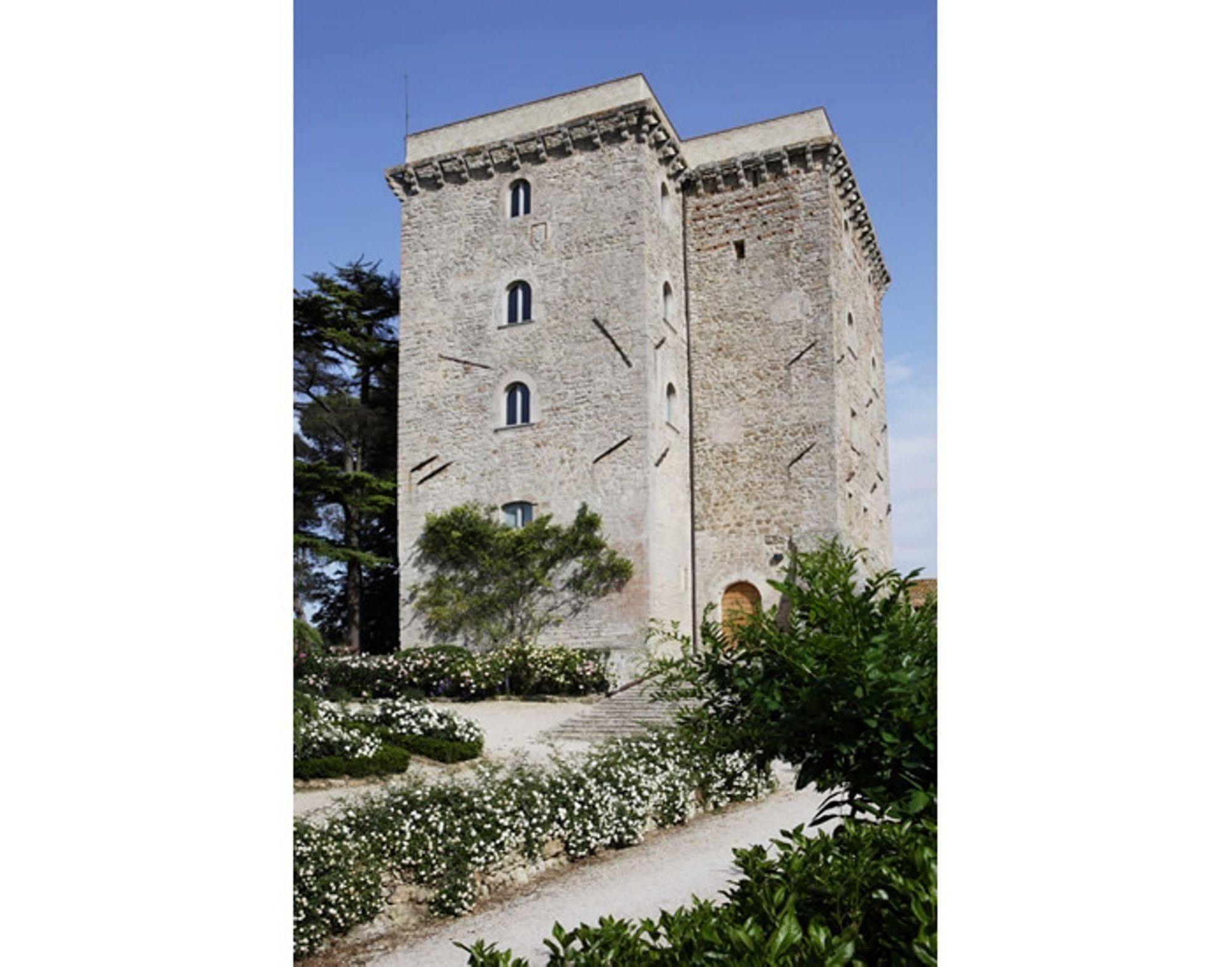 Torre Almonte Aparthotel Todi Luaran gambar